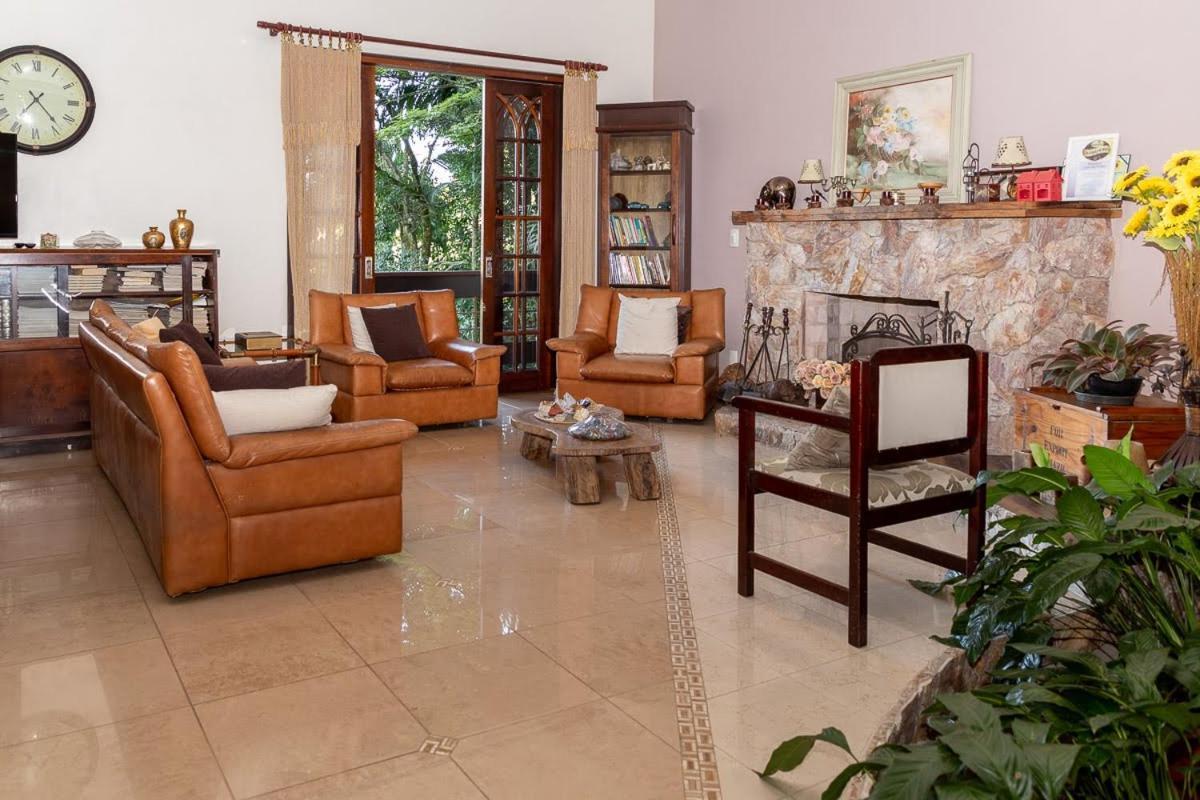 Pousada Casa Da Pedra Blumenau Buitenkant foto